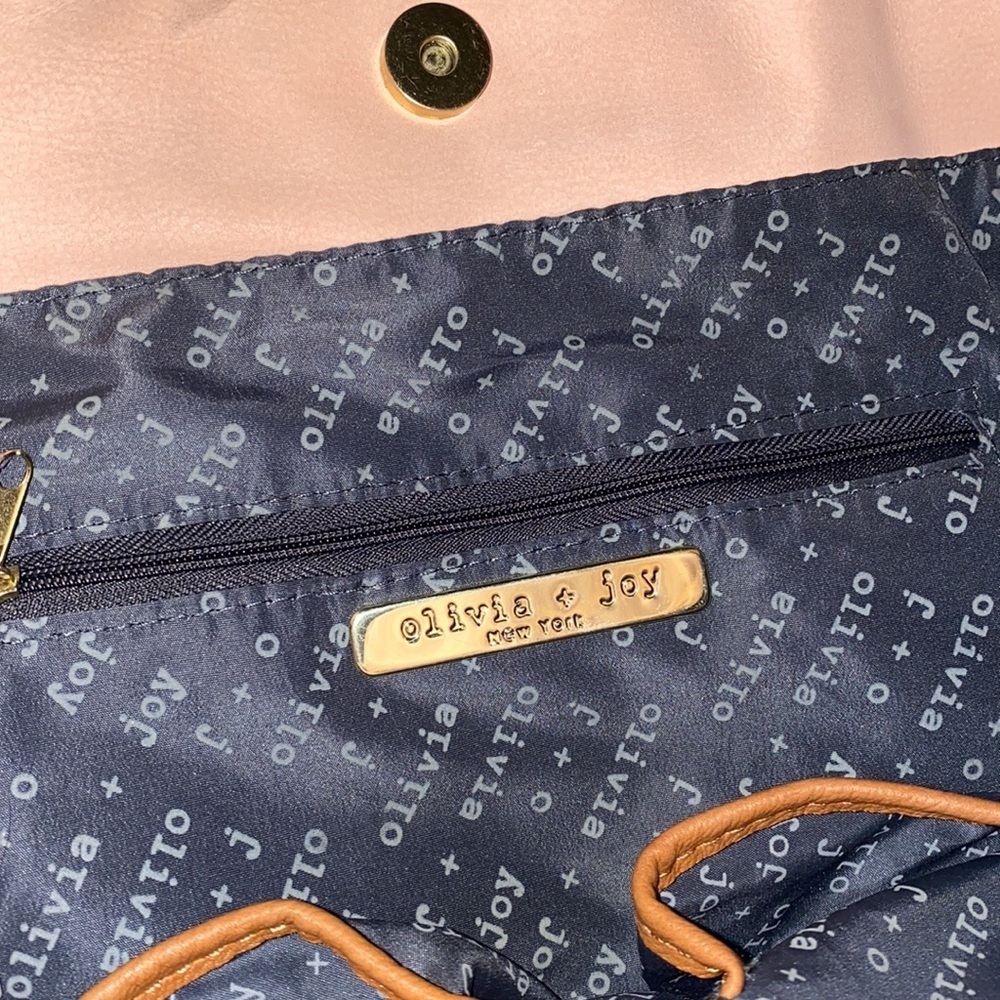 Olivia + Joy peach & brown shoulder bag zip pocket - Picture 5 of 9